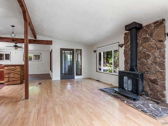 4th image of 500 - 544 N Spring Street