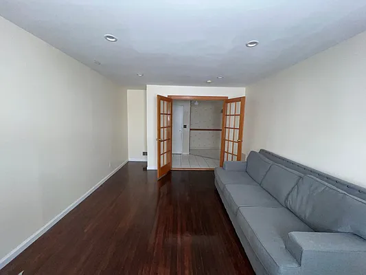 Rented by Paragon Real Estate Corporation | media 4