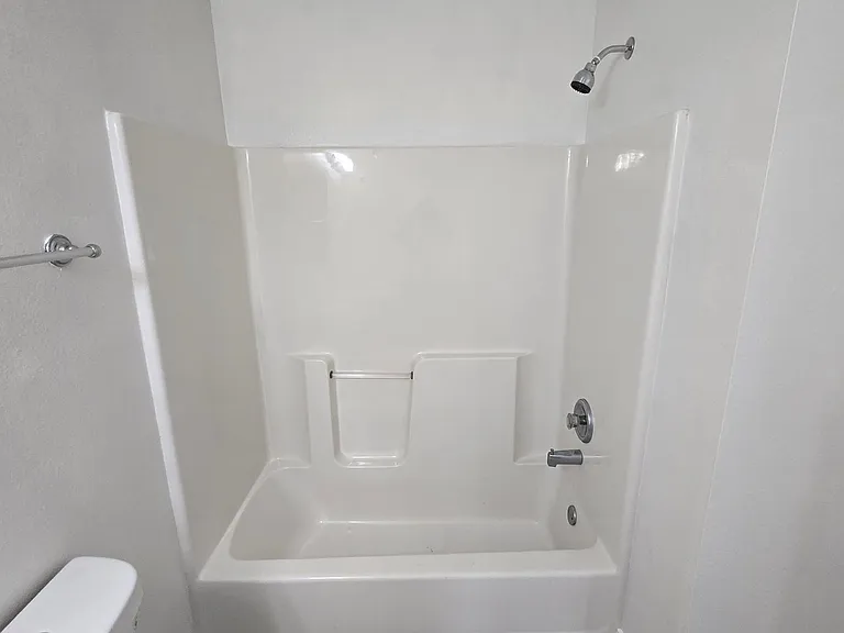 104 Charles Dr — Photo 17