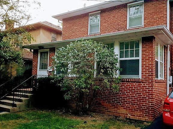 1st image of 225 Bloom St