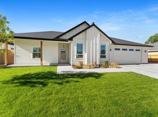 1065 SW Camille Dr, Mountain Home, ID 83647