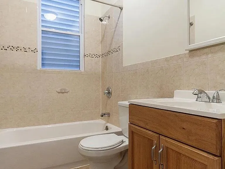 888 Summit Ave #1 — Photo 8