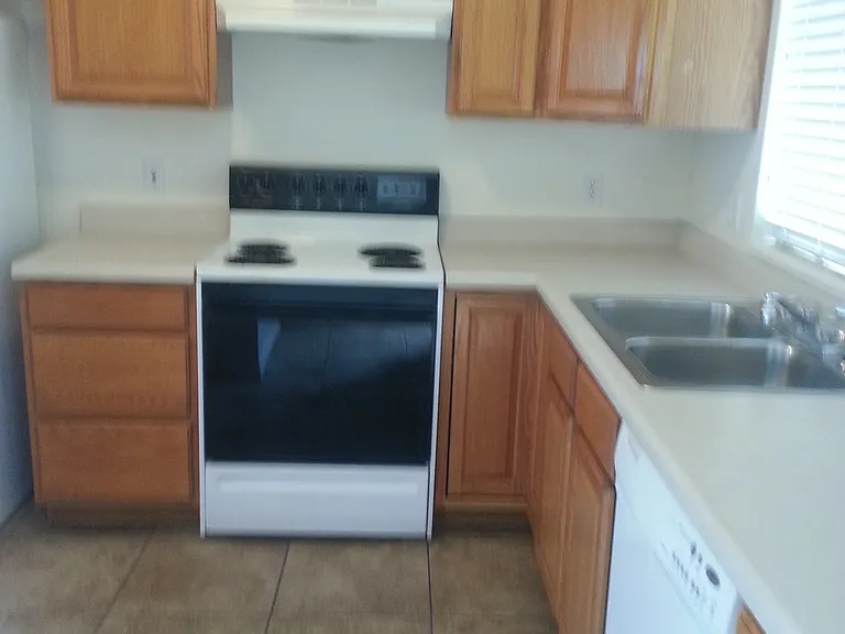 631 E Main St — Photo 9