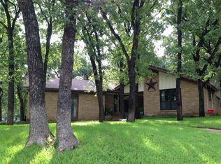 1712 Cimarron Trl, Hurst, TX 76054