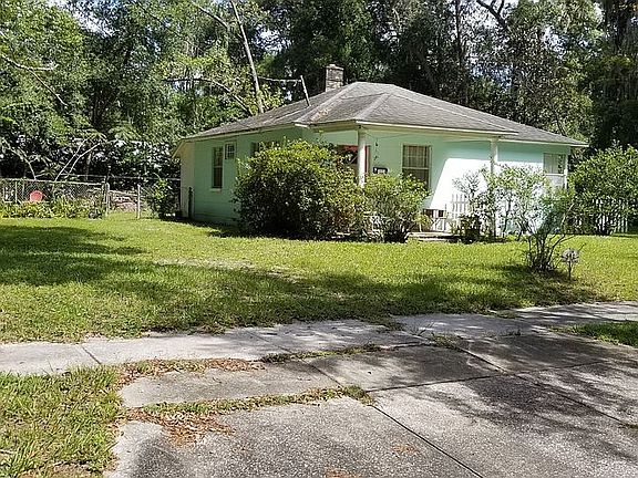 3rd image of 814 NE 11th Ave