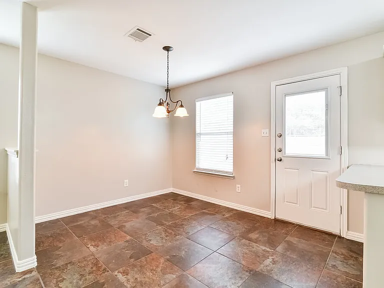 4722 San Antonio River Dr — Photo 4