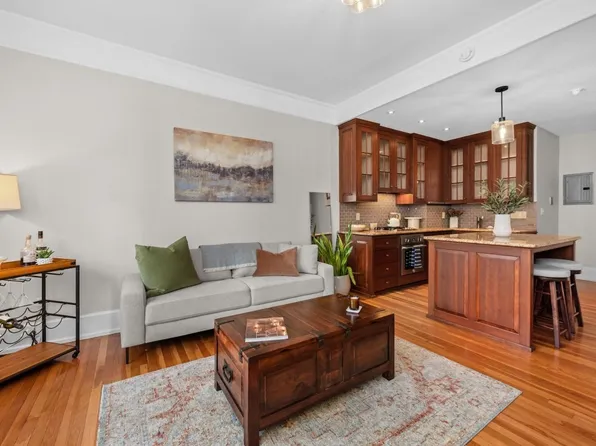 400 Marlborough St APT 9, Boston, MA 02115