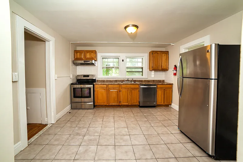3 bed, 3.0 bath, $3,950 — Photo 2