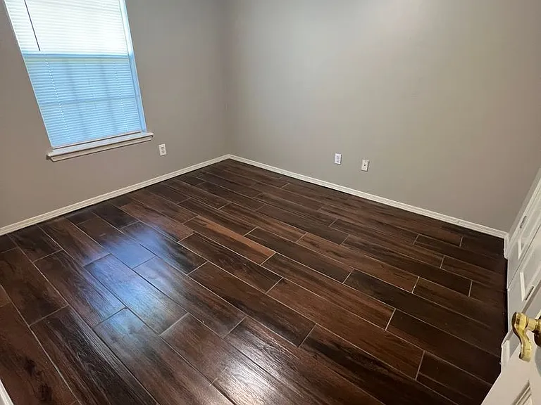 1703 Wilder Ln — Photo 5