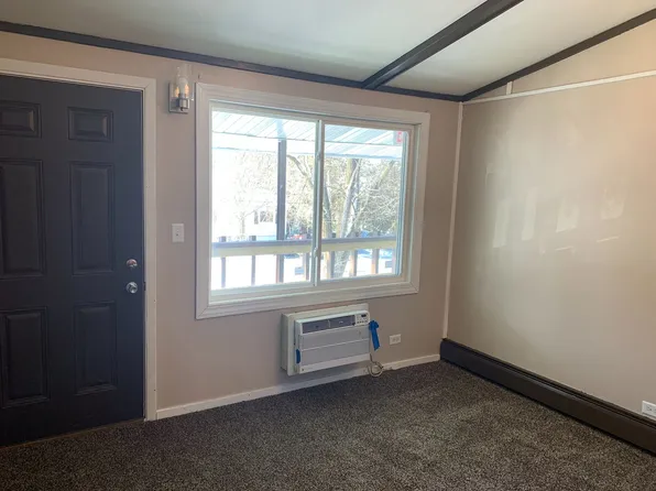 324 N. Elizabeth Ave., 324 N Elizabeth Ave #4, Jefferson, WI 53549