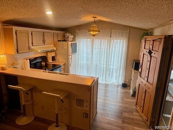 4th image of 15 Lobue Ln