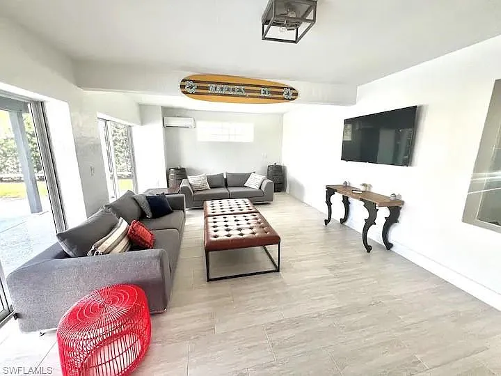 437 Trade Winds Ave — Photo 6