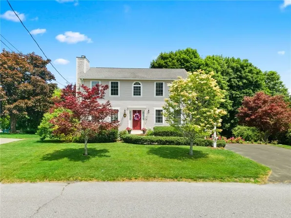 20 Westwood Rd, Bristol, RI 02809