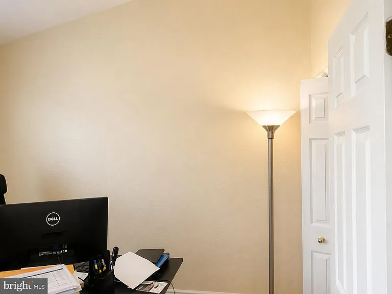 7506 Burdette Way — Photo 15
