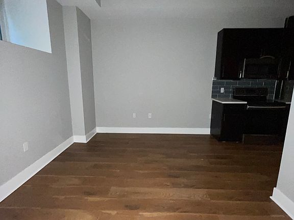 2nd image of 1525 W Girard Ave #Bb4