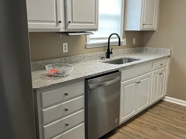 100 Wynfield Ln — Photo 8
