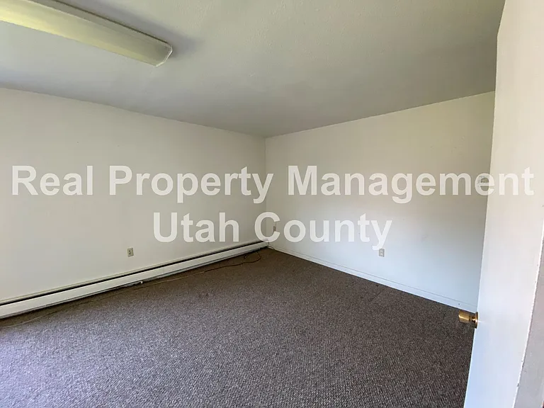 1285 W Utah Ave — Photo 29