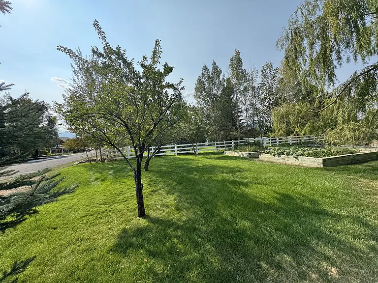 3171 E Horse Thief Dr — Photo 48