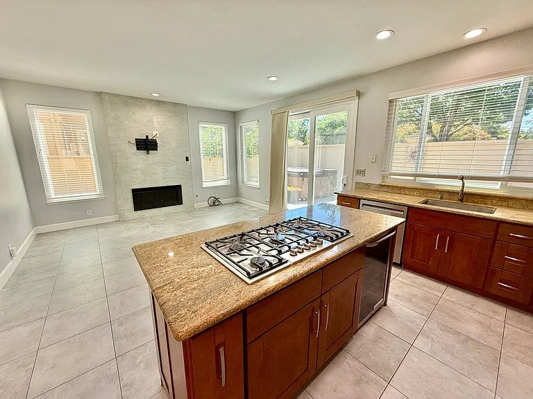 4238 Diavila Ave — Photo 19