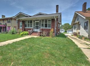 3 Lincoln Pl, Decatur, IL 62522