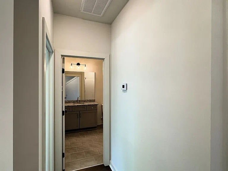 2508 Freeman Rd SW — Photo 3