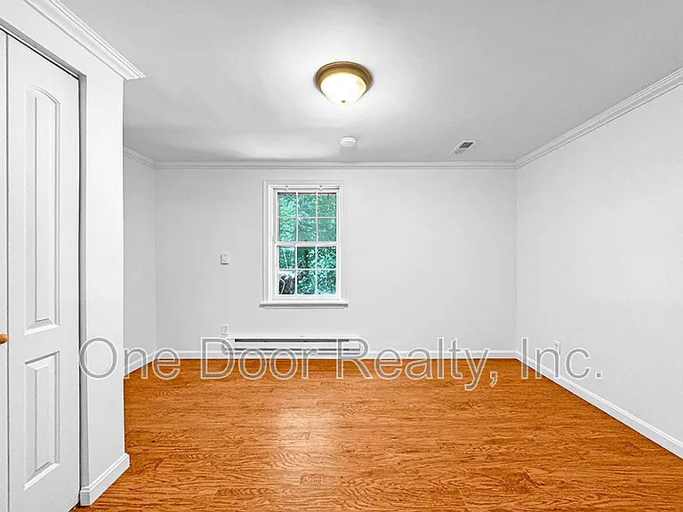 712 Powell St — Photo 18