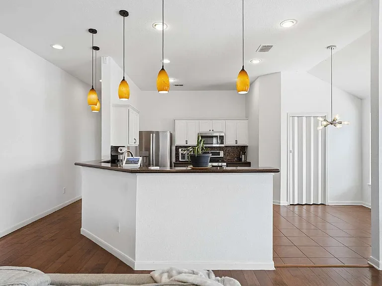 1039 Wood Brook Dr — Photo 15