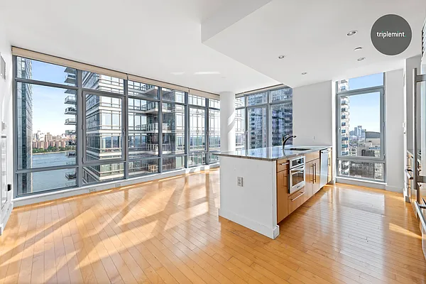 Sold by Triplemint | media 11