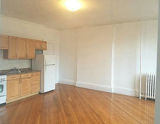2nd image of 136 Montague St APT 9