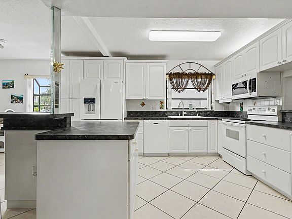 2nd image of 7515 NW 79th Avenue #109