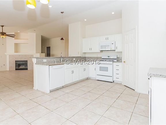 2nd image of 1074 Oak Shade Ln