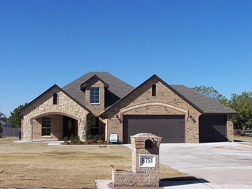 Gorgeous curb appeal