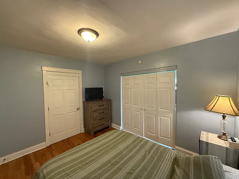5225 Bancroft Ave — Photo 7