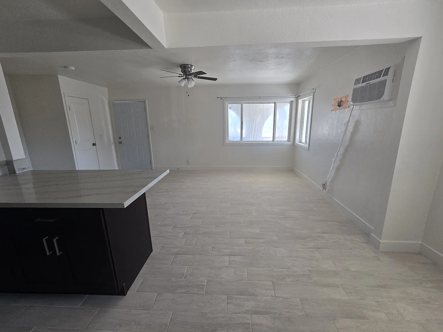 3 bed, 1100 sqft, $3,300 — Photo 3