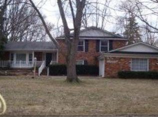 19733 S Waltham Rd, Beverly Hills, MI 48025