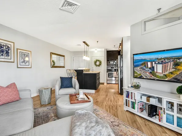 90 Quincy Shore Dr APT 111, Quincy, MA 02171