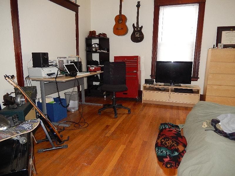 2nd image of 59 Tower St