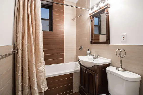 Rented by Nooklyn NYC LLC | media 38