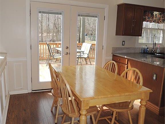 4th image of 1208 Sharonbrook Dr