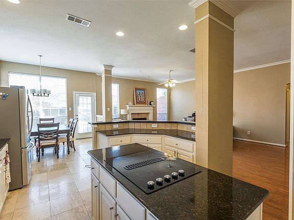 5th image of 4408 Castleglen Dr