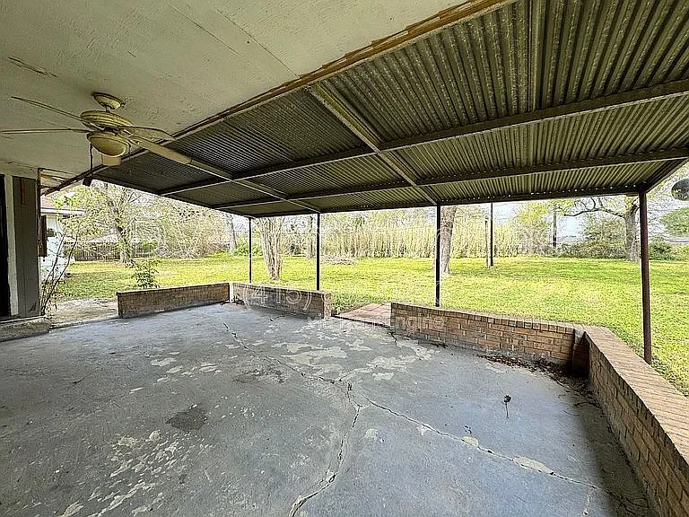 817 Westmont Dr — Photo 3