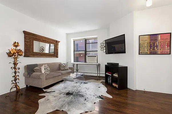 Rented by Engel & Völkers New York City | media 28