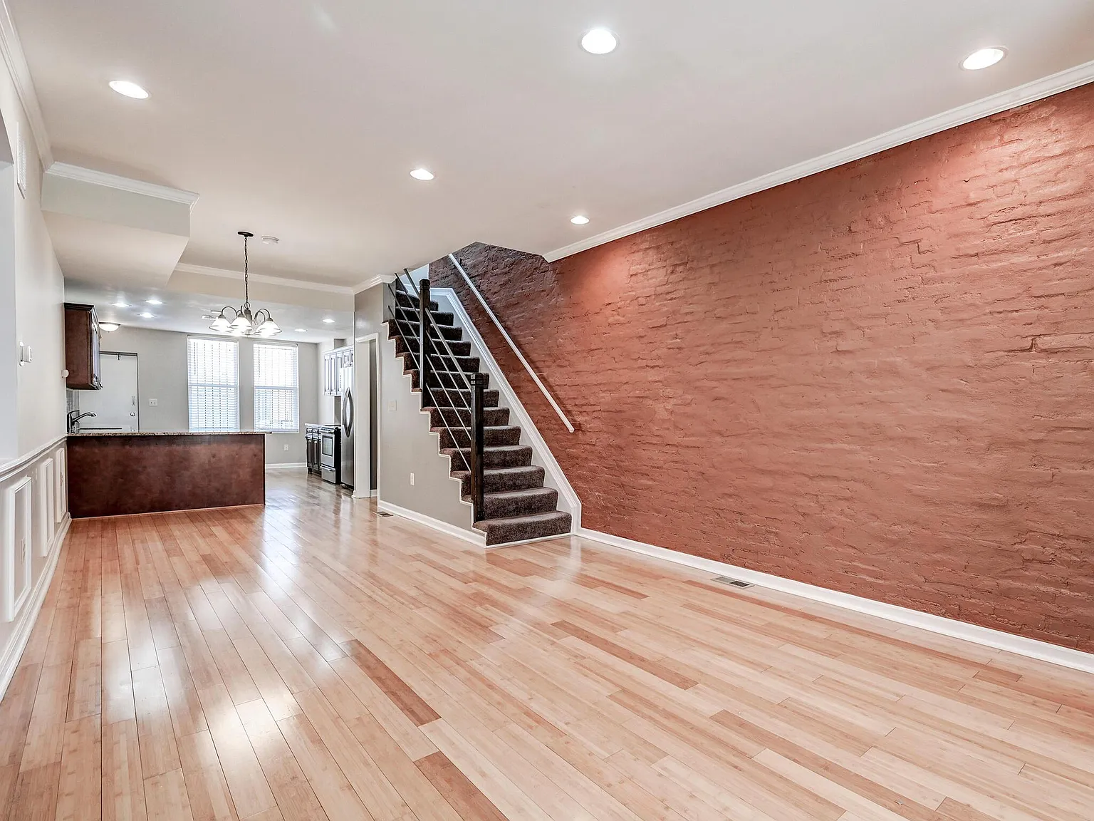 3 bed, 2380 sqft, $2,300 — Photo 3