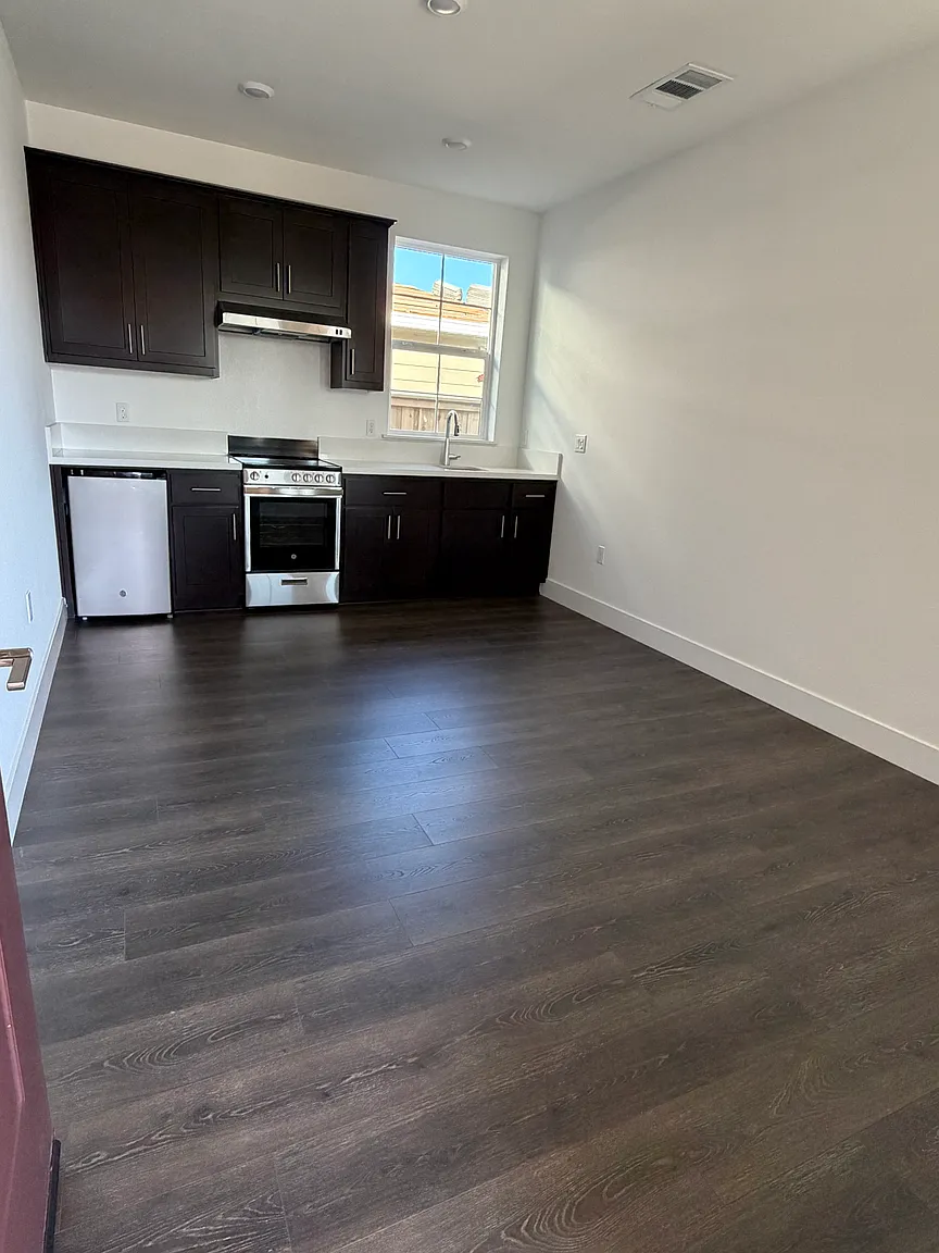 1443 N Drago Way photo 1