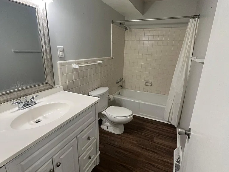Full Guest Bathroom with tub/shower combo