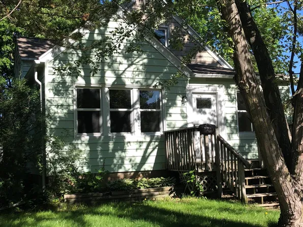 408 4th St SE, Little Falls, MN 56345