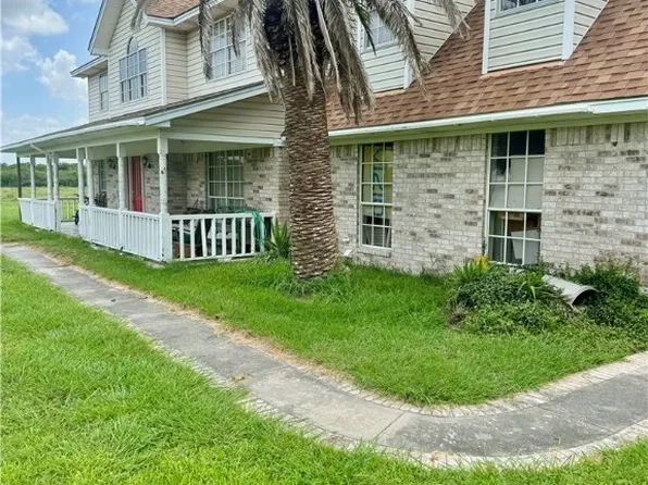 98 Harmony Ln, Port Lavaca, TX 77979