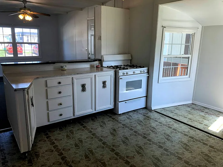 2821 Pearl Ave — Photo 32