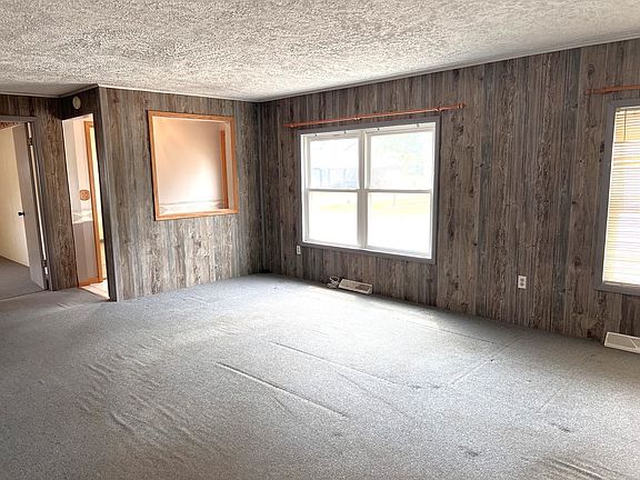 4th image of 302 W Polly St