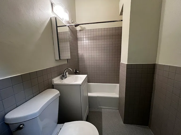 153 E 43rd St #5B — Photo 7